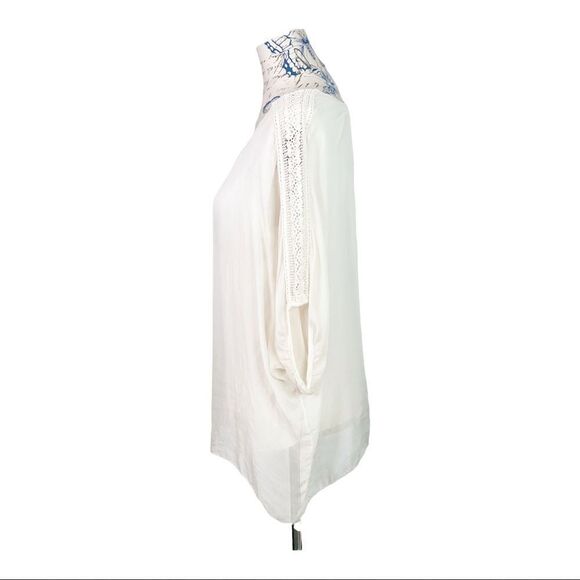 SILK Blouse with lace Accents - Picture 4 of 12